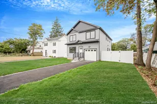 27 Elizabeth Ct, Hempstead, NY 11550 - Photo 2