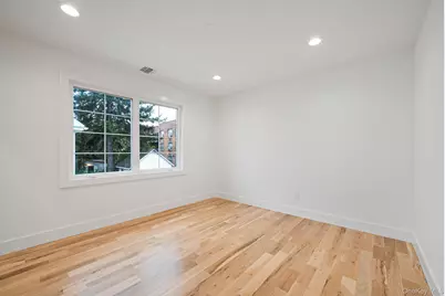 27 Elizabeth Court, Hempstead, NY 11550 - Photo 18