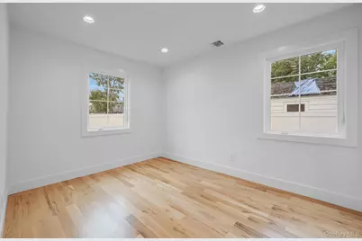 27 Elizabeth Court, Hempstead, NY 11550 - Photo 20