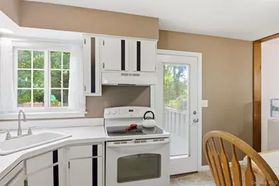 298 Tyler Avenue, Miller Place, NY 11764 - Photo 12