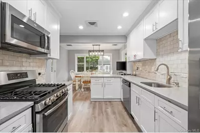 1109 Round Swamp Road, Old Bethpage, NY 11804 - Photo 12