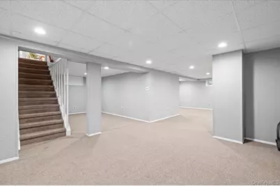 1109 Round Swamp Road, Old Bethpage, NY 11804 - Photo 36