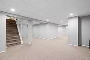 1109 Round Swamp Rd, Old Bethpage, NY 11804 - Photo 36