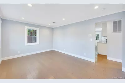 259 35th Street, Lindenhurst, NY 11757 - Photo 8