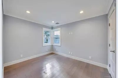 259 35th Street, Lindenhurst, NY 11757 - Photo 12