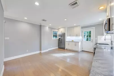 259 35th Street, Lindenhurst, NY 11757 - Photo 10