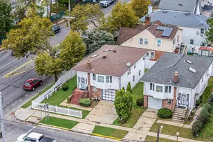 3 Tompkins Pl, Hempstead, NY 11550 - Photo 4