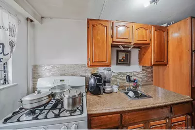 3 Tompkins Place, Hempstead, NY 11550 - Photo 14