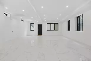 35-26 221st St, Bayside, NY 11361 - Photo 32