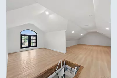 3526 221 Street, Bayside, NY 11361 - Photo 36