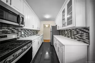 67-50 Thornton Pl, Forest Hills, NY 11375 - Photo 8