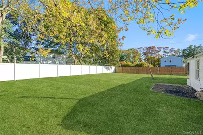 501 Scherger Avenue, Patchogue, NY 11772 - Photo 14