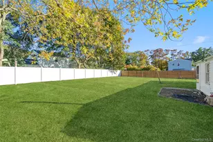 501 Scherger Ave, Patchogue, NY 11772 - Photo 14