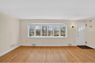 1936 Longvue Street, Yorktown Heights, NY 10598 - Photo 4