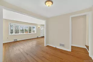 1936 Longvue St, Yorktown Heights, NY 10598 - Photo 8