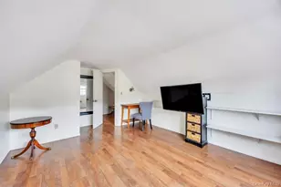 60 Underhill Ave, Hicksville, NY 11801 - Photo 16