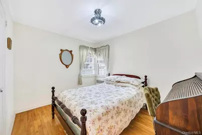 60 Underhill Avenue, Hicksville, NY 11801 - Photo 12