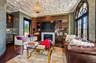 25 Edgewater Ln, Great Neck, NY 11023 - Photo 8