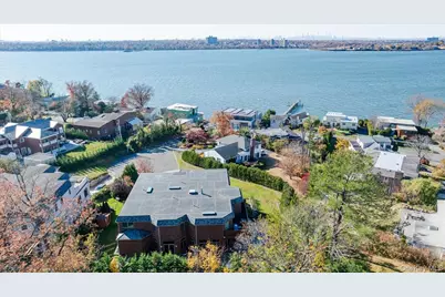 25 Edgewater Lane, Great Neck, NY 11023 - Photo 32