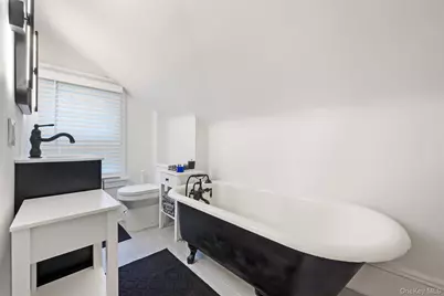 60 Aberfoyle Road, New Rochelle, NY 10804 - Photo 18