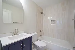 1039 Joselson Ave, Bay Shore, NY 11706 - Photo 8