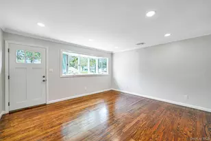 1039 Joselson Ave, Bay Shore, NY 11706 - Photo 4