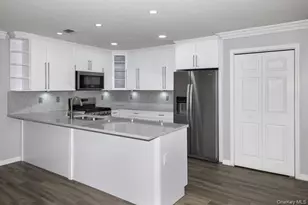 37 Village Green Dr, Port Jefferson Station, NY 11776 - Photo 2