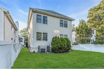 78 Edgewood Road, Port Washington, NY 11050 - Photo 18