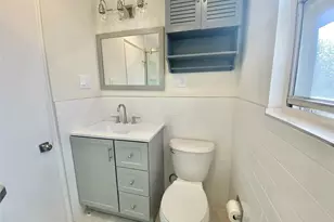 264-15 Langston Ave, Glen Oaks, NY 11004 - Photo 14