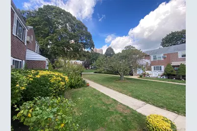 264-15 Langston Avenue #1st FL, Glen Oaks, NY 11004 - Photo 30