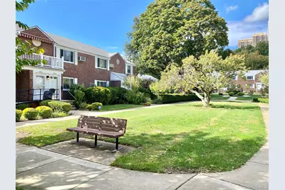 264-15 Langston Avenue #1st FL, Glen Oaks, NY 11004 - Photo 26