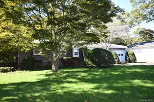 190 Dunton Ave N, Patchogue, NY 11772 - Photo 2