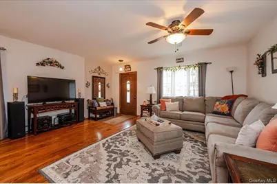 165 Davis Avenue, Inwood, NY 11096 - Photo 4