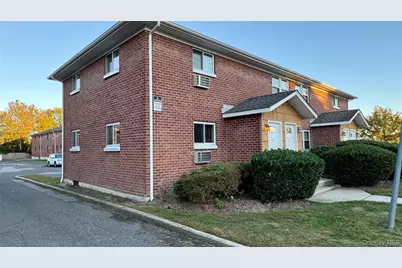75 Lincoln Avenue, Sayville, NY 11782 - Photo 2