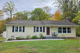 49 Colburn Dr, Poughkeepsie, NY 12603 - Photo 2