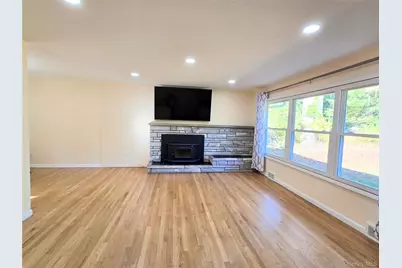 49 Colburn Drive, Poughkeepsie, NY 12603 - Photo 4