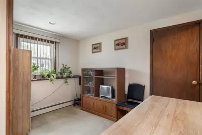 3019 Post Avenue, Wantagh, NY 11793 - Photo 14