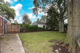 33 Cherry Ln, Carle Place, NY 11514 - Photo 24