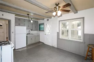 33 Cherry Ln, Carle Place, NY 11514 - Photo 6