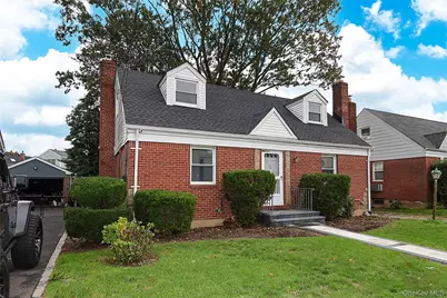 33 Cherry Lane, Carle Place, NY 11514 - Photo 2