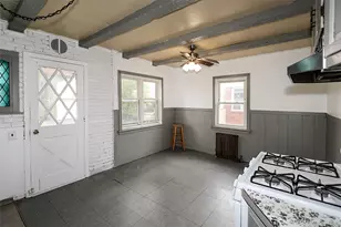 33 Cherry Ln, Carle Place, NY 11514 - Photo 4