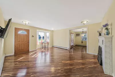 404 Vanderbilt Boulevard, Oakdale, NY 11769 - Photo 6