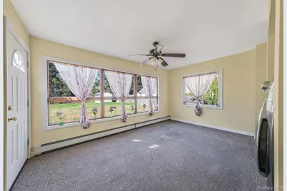 404 Vanderbilt Boulevard, Oakdale, NY 11769 - Photo 16