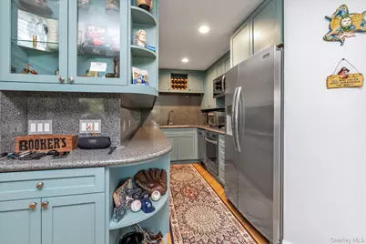 9-05 162 Street #6D, Whitestone, NY 11357 - Photo 6