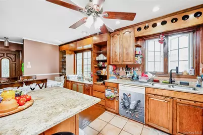 6532 170th Street, Fresh Meadows, NY 11365 - Photo 4