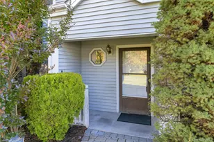 24 Leisure Way, Mohegan Lake, NY 10547 - Photo 2