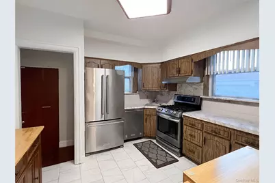 4706 Utopia Parkway, Flushing, NY 11358 - Photo 6