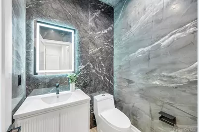 51 Stephen Drive, Plainview, NY 11803 - Photo 32