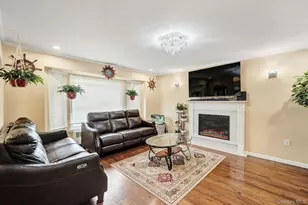 1 Wayland Rd, Plainview, NY 11803 - Photo 8