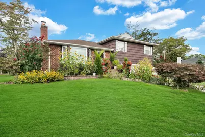 1 Wayland Road, Plainview, NY 11803 - Photo 2